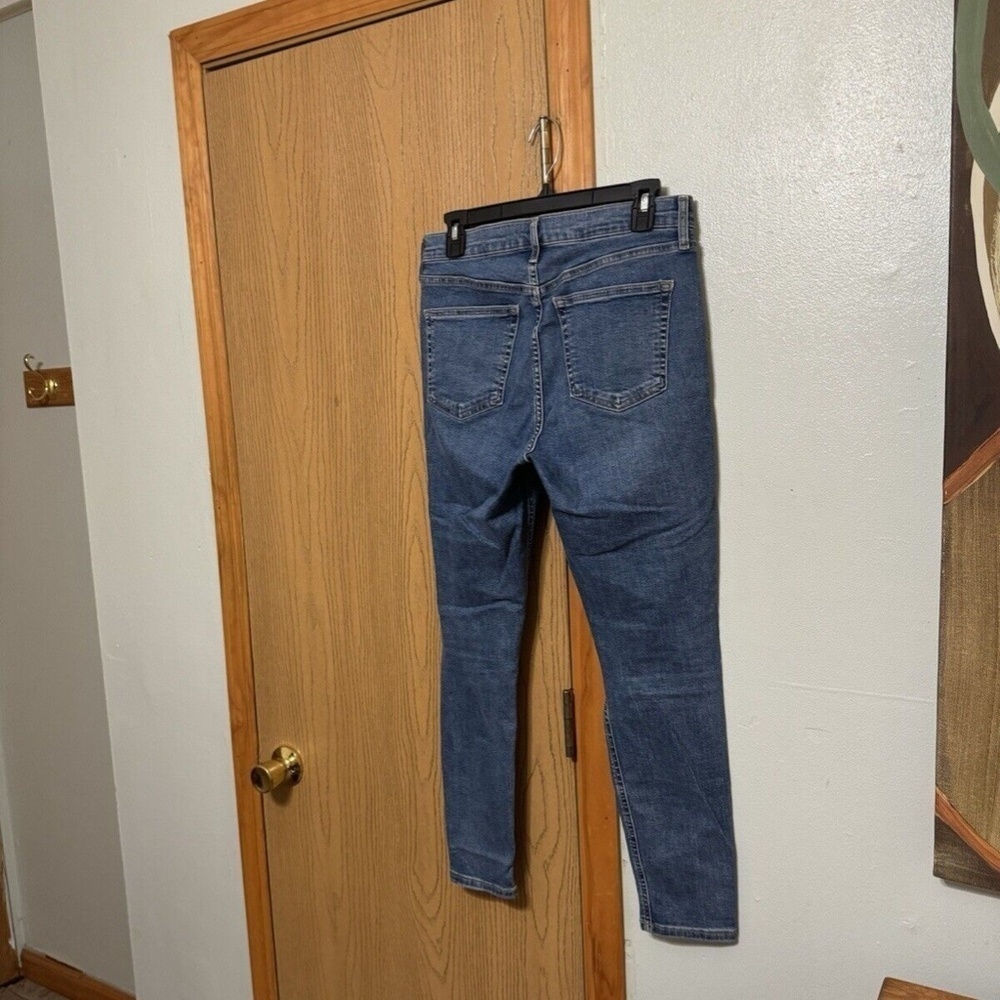 Topshop "Jaime" Size 30 Medium Wash Skinny Leg High-Rise Distressed Jeans - EUC - Picture 2 of 4